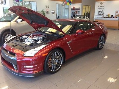 Nissan : GT-R Premium Coupe 2-Door Beautiful Regal Red GT-R Coupe