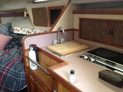 BOAT FOR SALE 1986 268 SEA RAY WEEKENDER