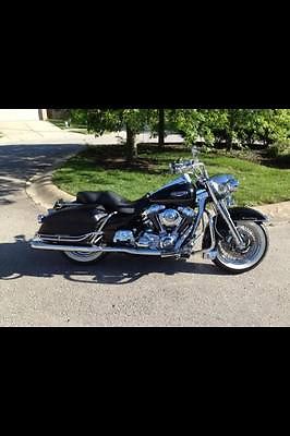 Harley-Davidson : Touring 2007 harley davidson road king with willie g extras