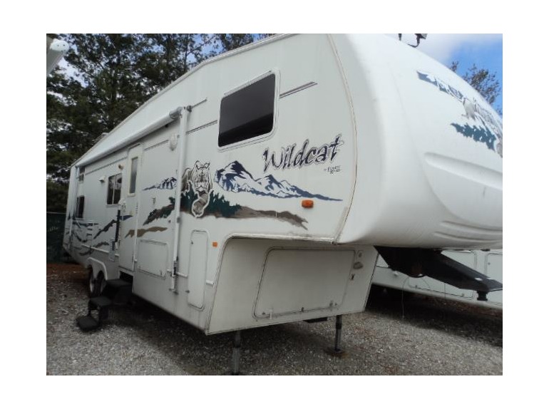2005 Forest River Wildcat 31QBH