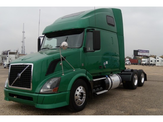 2011 VOLVO VNL670