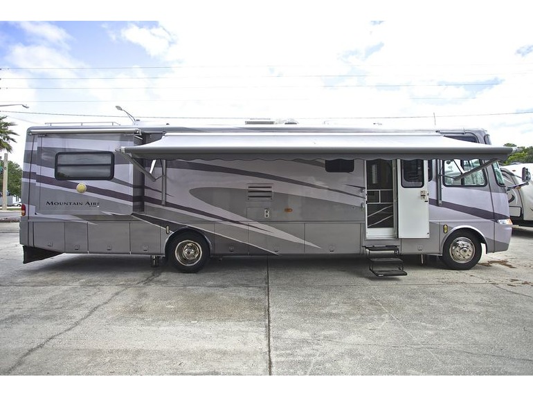 2003 Newmar Mountain Aire M3778