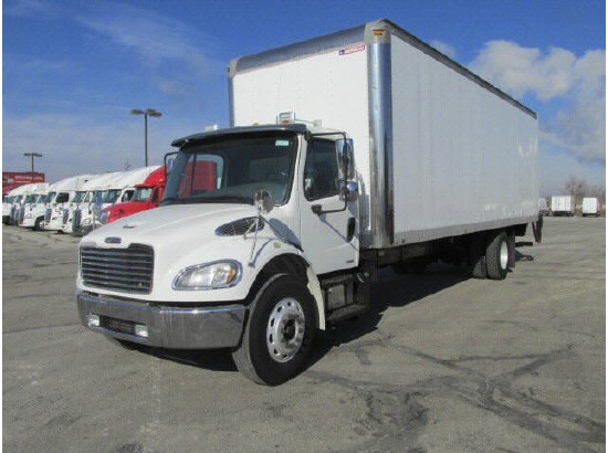 2011 Freightliner M2106