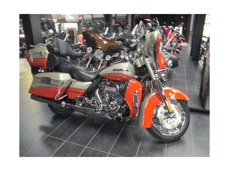 2009 Harley-Davidson FLHTCUSE - CVO Ultra Classic Electra Gli