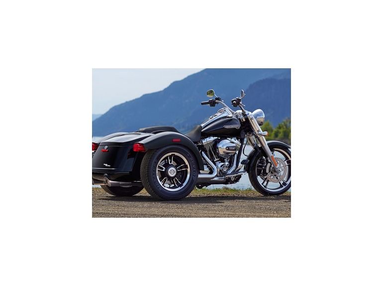 2015 Harley-Davidson FLRT - Freewheeler