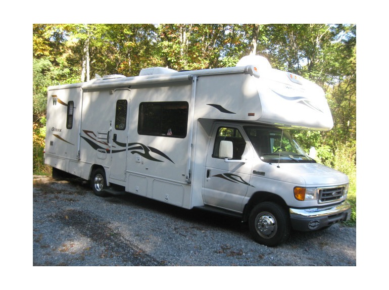 2007 Winnebago Outlook 29B