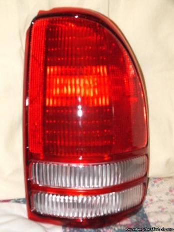 Rear Tail lamp assembly, Dodge Dakota 2001