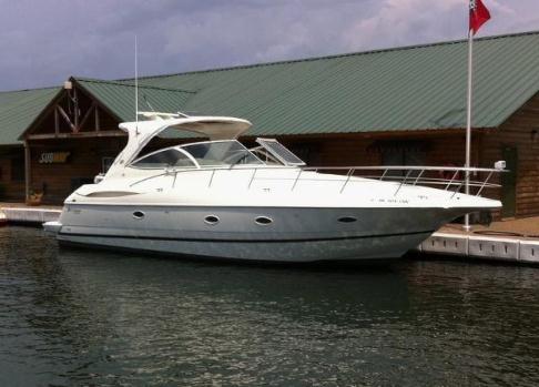 2004 Cruisers Yachts Low Hours! Excellent Condition!)