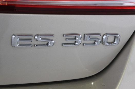 2010 LEXUS ES 350 4dr Sedan