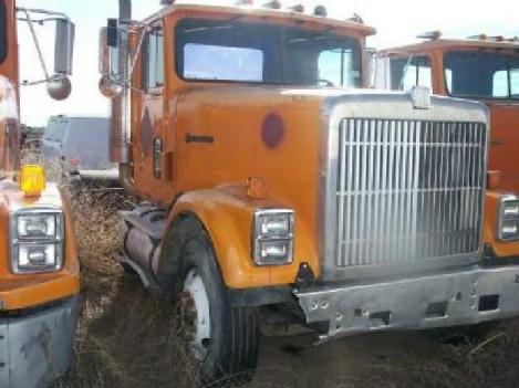 International 9300 tandem axle daycab for sale