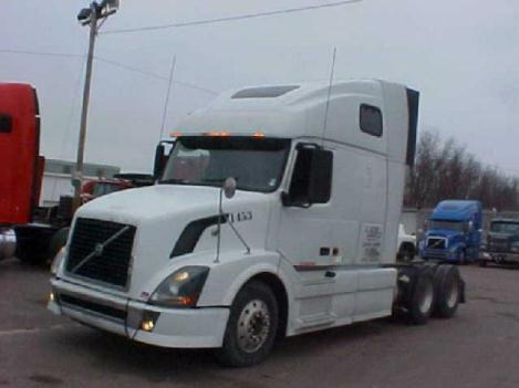 Volvo vnl64t670 tandem axle sleeper for sale