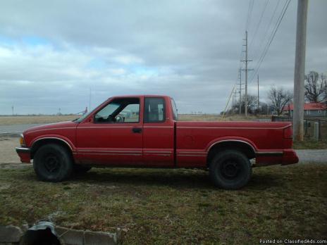 FOR SALE 1996 CHEVY Extended cab S 10