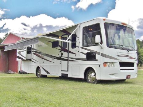 2012 Four Winds Hurricane 32a used class A gas motorhome, Louisville KY.