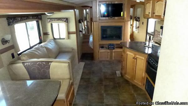 New 14 Sunset Trail Reserve 32 BH bunkhouse travel trailer w/ outside kitchen