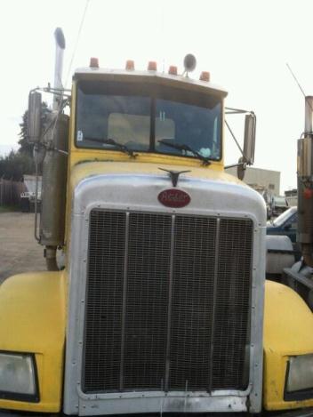 Commercial truck day cab