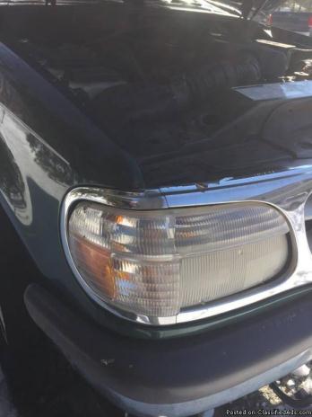right front head lamp and corner lamp 97 explorer