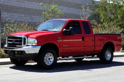 2002 Ford F-250 with bed cover