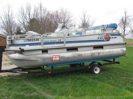 1994 Bass Tracker 18' Pontoon Boat 40 HP Mercury