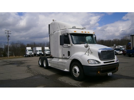 2010 Freightliner CL12064ST-COLUMBIA 120