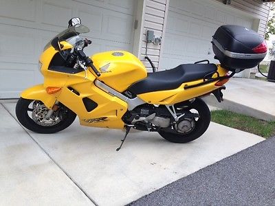 Honda : Interceptor 2000 honda vfr 800 interceptor yellow excellent stock condition