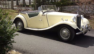 MG : T-Series      1952 MG-TD MG TD, 1952 - A VERY NICE car, in the best color combination - GREAT LOOKING!