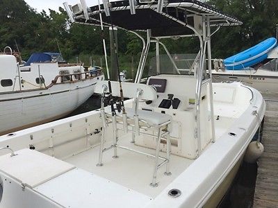 2001 25 Cobia powered by Yamaha 250 Horsepower Outboard.