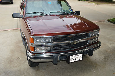 Chevrolet : Suburban C2500 99 chevy c 2500 suburban 6.5 l turbo diesel 163 k texas truck no rust runs perfect
