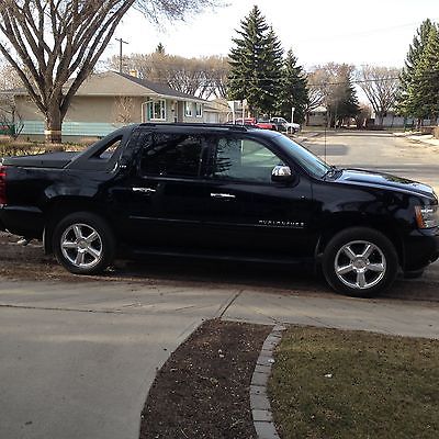 Chevrolet : Avalanche LTZ This LTZ Avalanche comes fully loaded. Excellent condition and accident free.