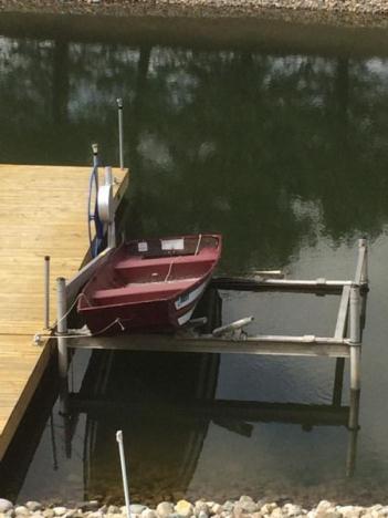 Boat Lift for Pontoon or Fishing Boat