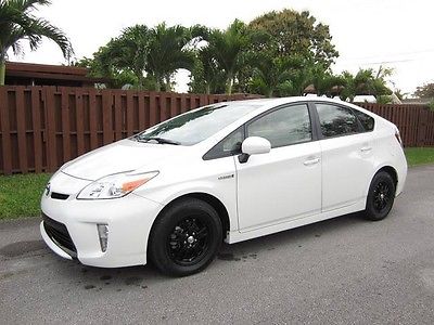 Toyota : Prius Two 2012 toyota prius two automatic 4 door hatchback