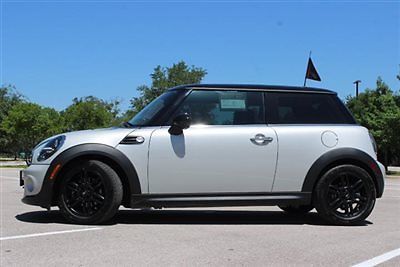 Mini : Cooper Cooper Hardtop MINI Cooper hardtop Low Miles 2 dr Coupe Automatic Gasoline 1.6L 4 Cyl White Sil