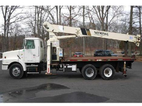 Volvo wg64 crane truck for sale