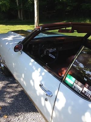 Oldsmobile : 442 442 All original everything. V6 GM motor. Automatic. Convertible top. No rust.
