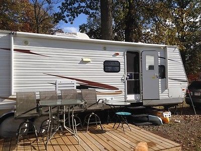 2012 Coachmen Catalina 32BHDS- with outdoor kitchen