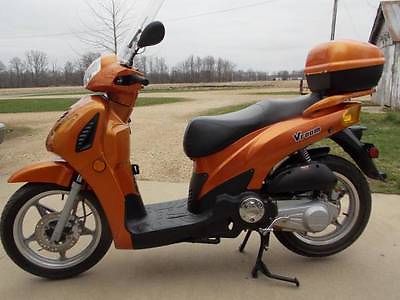 Other Makes : Vroom Vroom 2008 Like NEW / NO Flaws Vroom Scooter 150cc Mint