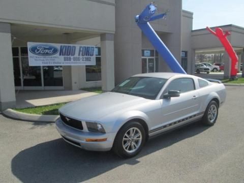 2005 FORD MUSTANG 2 DOOR COUPE