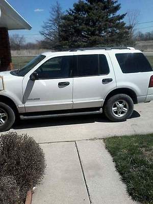 Ford : Explorer white White, excellent condition, family cruiser, 8 seater,great buy. going overseas