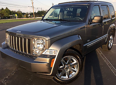 Jeep : Liberty Latitude SkySlider/Mineral Gray/4x4/Leather/Heated Seats/Navigation/Trailer Tow Class III