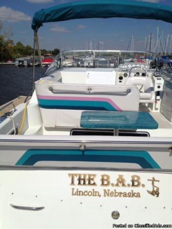 1994 33 ft rinker  330 fiesta v cruiser boat