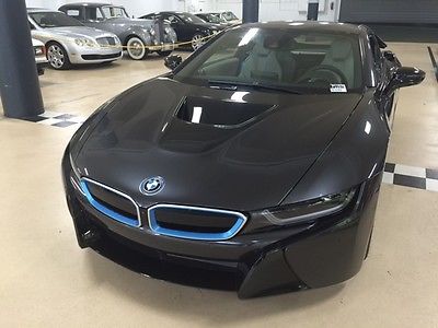 BMW : i8 in Grey with only 506 miles! 2014 bmw i 8 with only 506 miles grey with light interior and blue accents