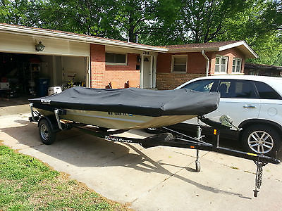 Triton 1546 Crappie - Excellent Condition