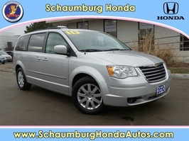 2010 Chrysler Town & Country Touring Schaumburg, IL