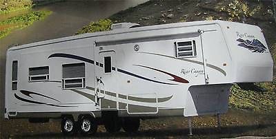 River Canyon Travel Trailer 31' two pop outs, emmaculate on the inside inc hitch