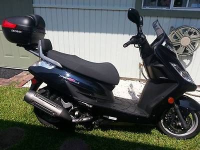 Kymco : Yager Kymco Yager 200 GTi, Fuel Inj,, Water Cooled, Dual Disk Brakes, Mini Maxi Scoot.