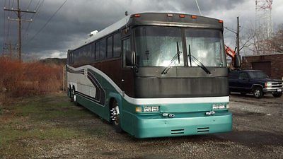 MCI Private Coach;Updated Interior;Recent Paint;Rebuilt motor Only 31,600 miles!