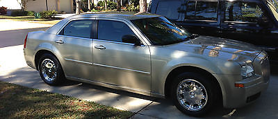 Chrysler : 300 Series Limited 2006 chrysler 300 limited gold color only 48 000 miles pristine condition