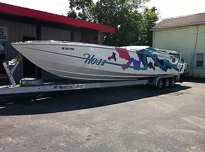 Cigarette 38' Top Gun, Fresh Water, Very Low Hours, Very Original Offshore.