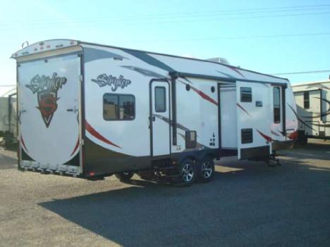 2016  Stryker  ST3010 by Cruiser RV