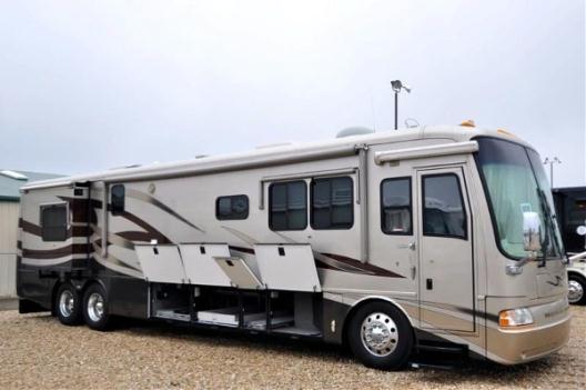 2005  Newmar  Mountain Aire 4301 W/3 Slides