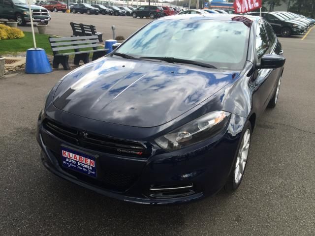 Dodge : Dart 4dr Sdn SXT Certified 2.4L sun/moon roof, 8.4in touch screen with nav, bluetooth